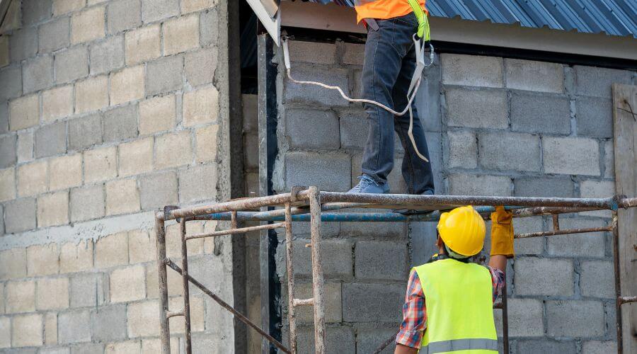 Professional residential roofers in Montalba, TX